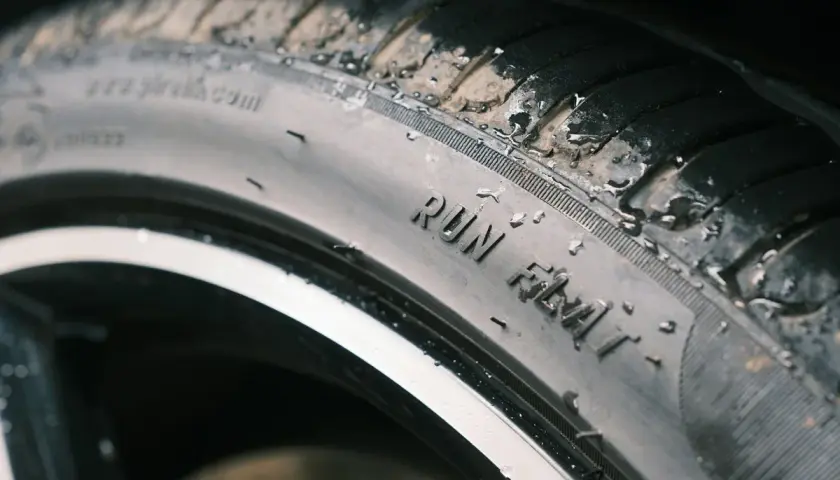 Neumático Run Flat mojado, ideal para la presión de neumáticos de invierno.