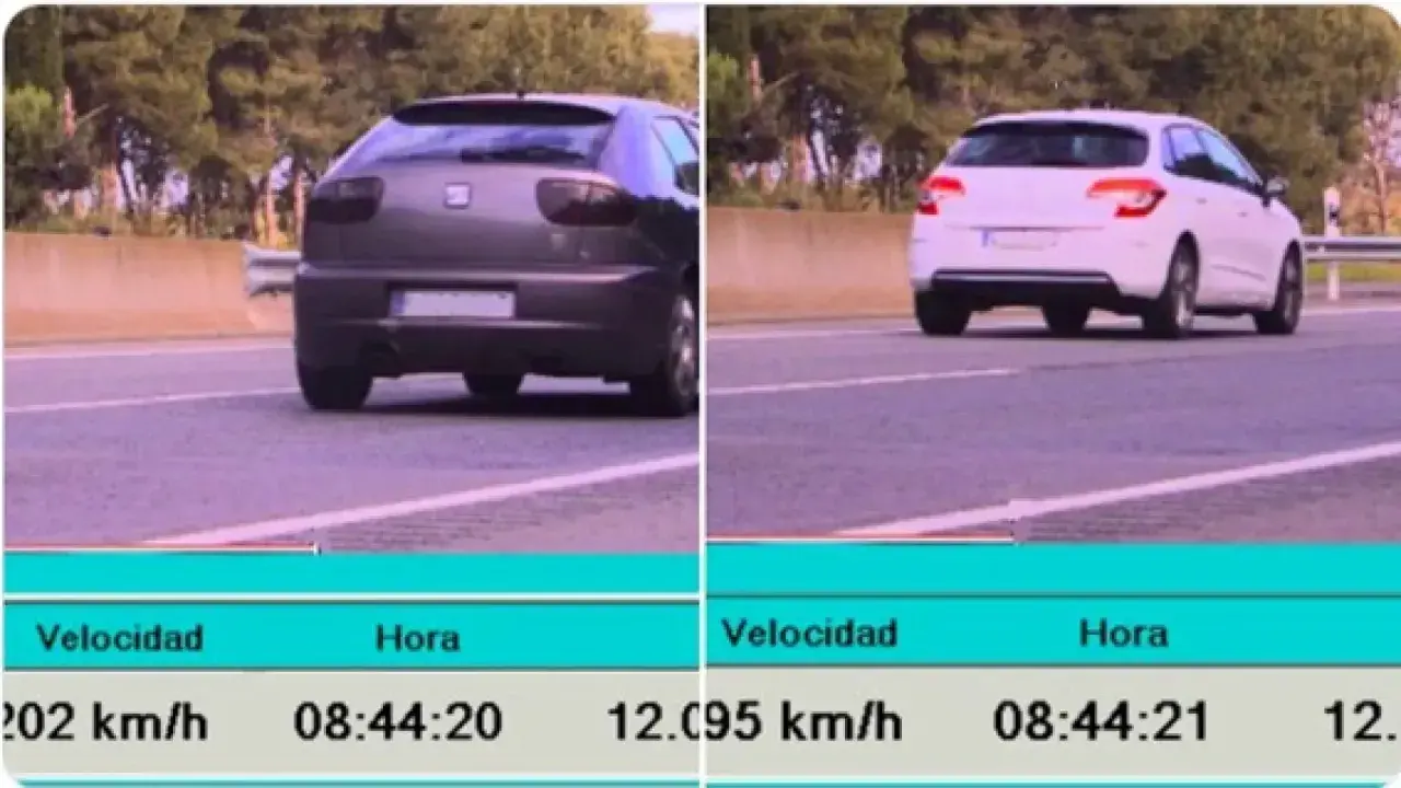 Dos coches en carretera. Uno gris a 202 km/h y otro blanco a 195 km/h. ¡Posible multa por ir a 200 km/h!