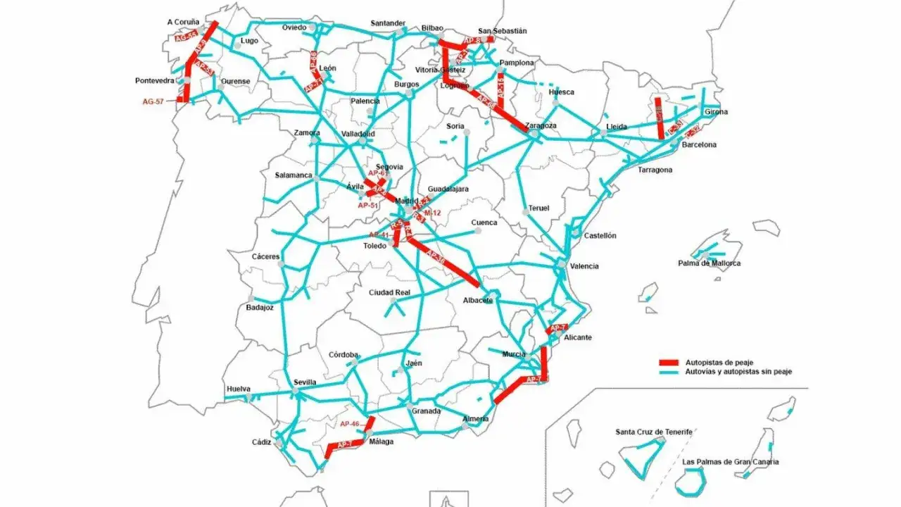 Mapa de peajes España: autopistas de peaje (rojas) y autovías sin peaje (azules) en la península y las islas.