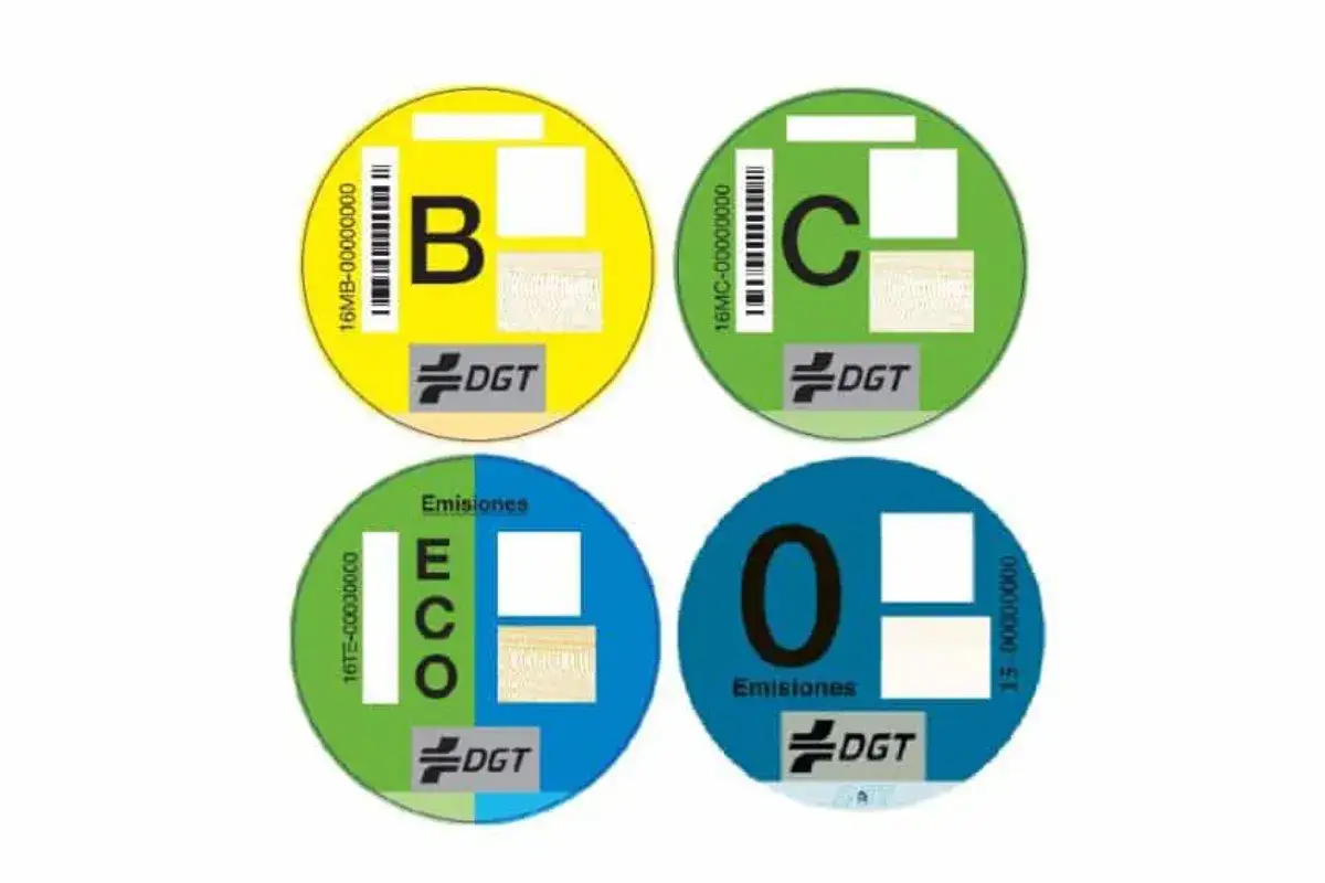 Pegatinas DGT de emisiones: B, C, ECO y 0. El futuro de los coches diesel y gasolina se clasifica aqu&iacute;.